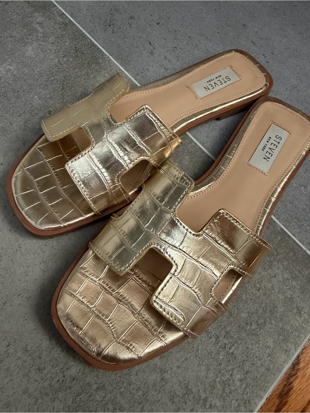 Steven by Steve Madden Harlien gold croc slide- size 7.5